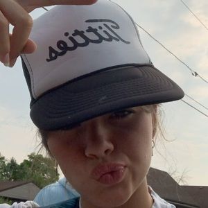 Meet your Posher, Micayla